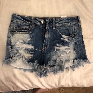 AMERICAN EAGLE HIGH RISE SHORTS